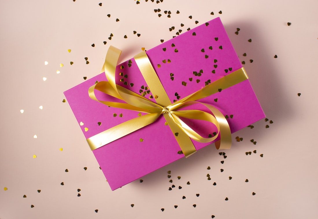 Ribbon gift box